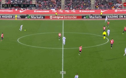1641161429360009607.gif